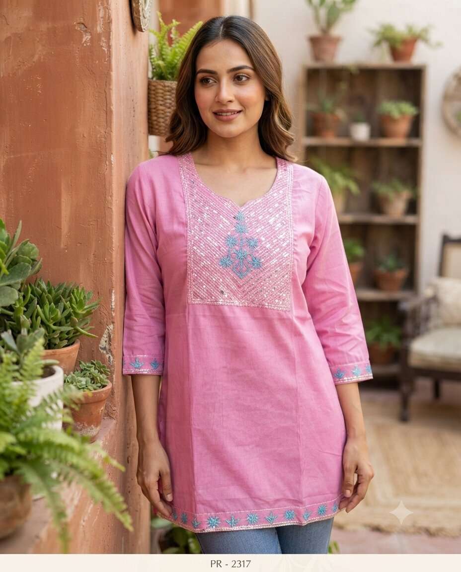KURTI HEAVY SEQ NECK + ASTIN SHORT PLAIN (XL)